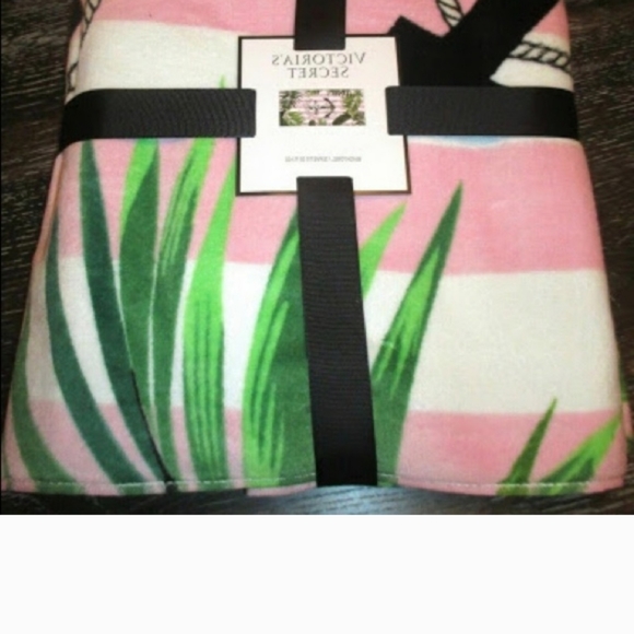 Victoria's Secret Beach Towel - Picture 2 of 4